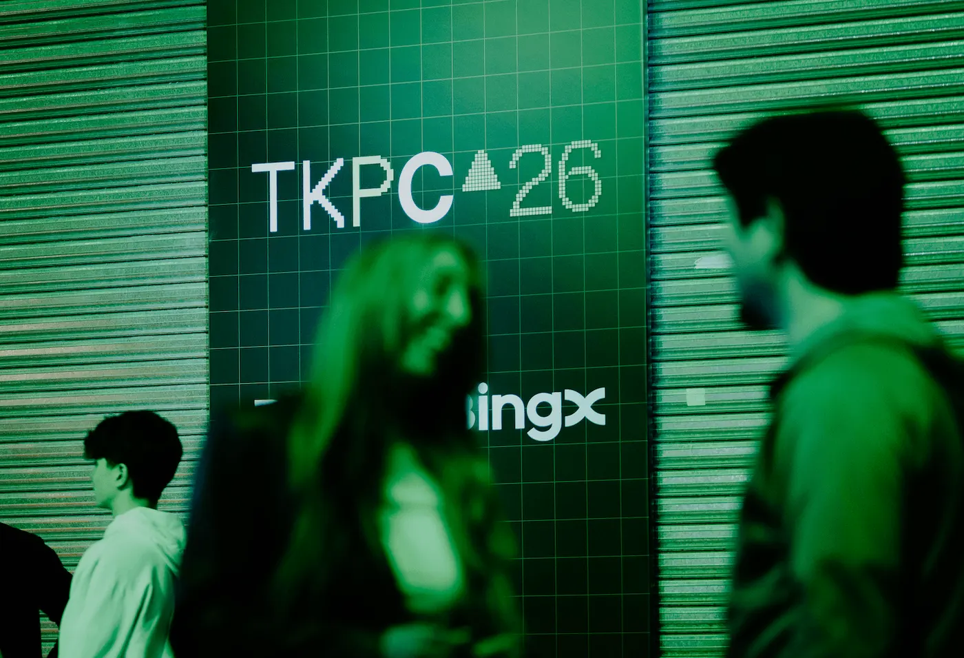 Cartel TKPC26 en el pabellón central